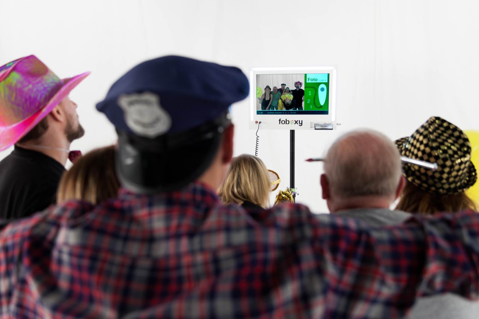 Fotobox Party mit Requisiten - Foboxy Fotobox mieten